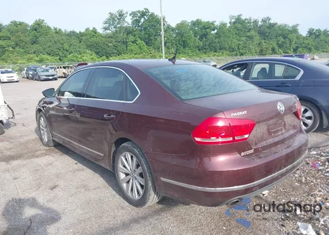 2012 Volkswagen Passat 2.5L Sel z USA, uszkodzony, nr VIN 1VWCH7A31CC037551
